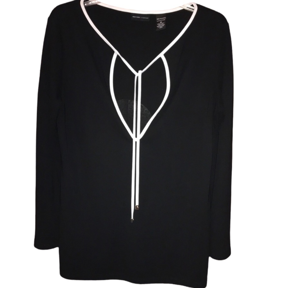 NEW YORK & COMPANY Pullover Tunic Top Black with White Trim & Tie String Size M